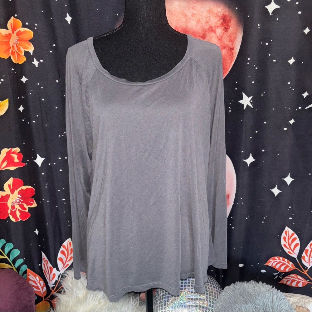 American Eagle Outfitters Gray Long Sleeve Scoop Neck Top